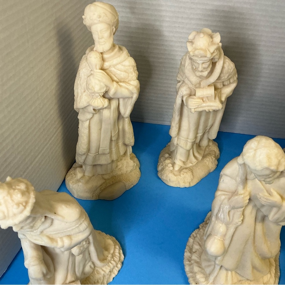 Nativity Set - Picture 5 of 12